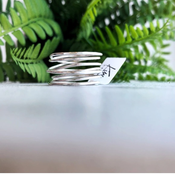 Kira Hawaii Beautiful Chaos Ring in Silver - Picture 1 of 7
